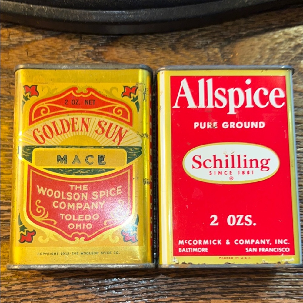 1912 Vintage Golden Sun Mace and 1950 Schilling Allspice Tins